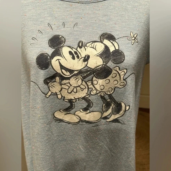#95 Disney Mickey & Minnie Light Blue Tee Sz Medium - Picture 5 of 10